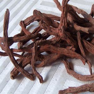 丹参的作用与功效 使用丹参的注意事项有哪些